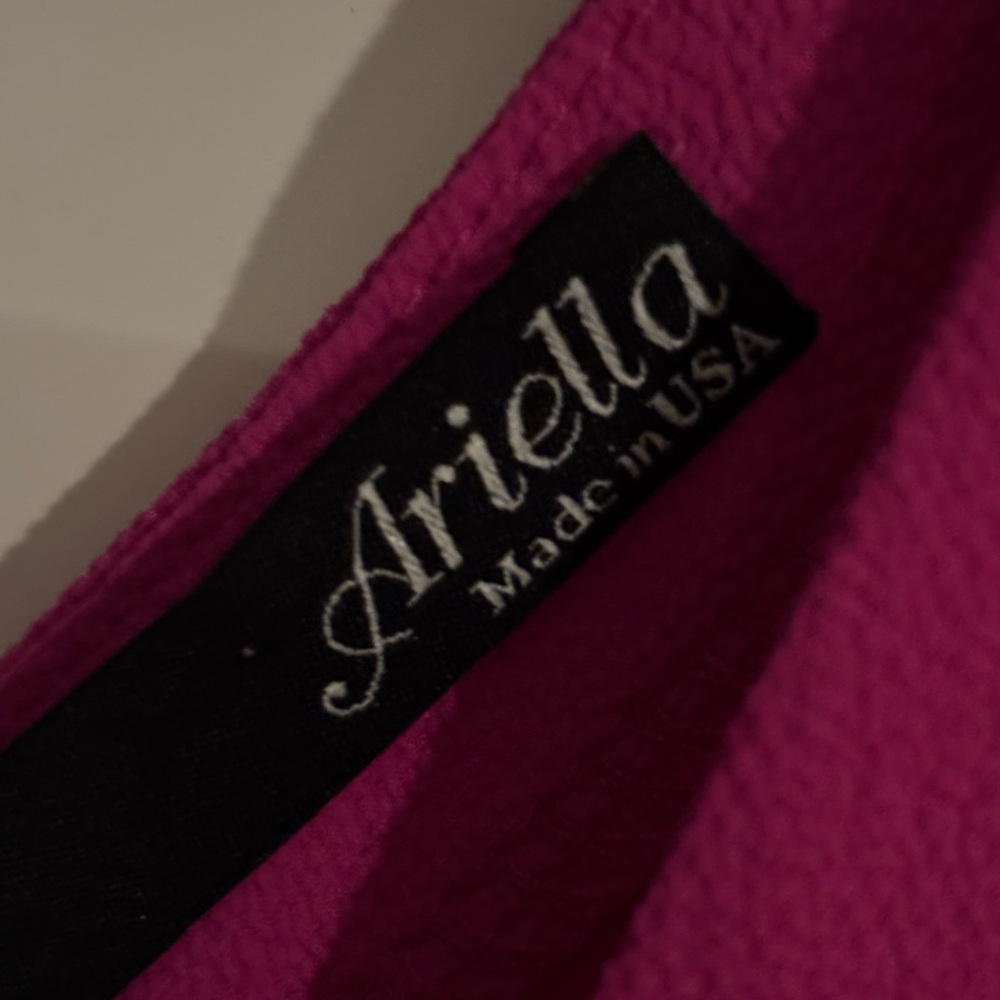 Ariella Fuschia top.‎ Size large - Picture 3 of 4
